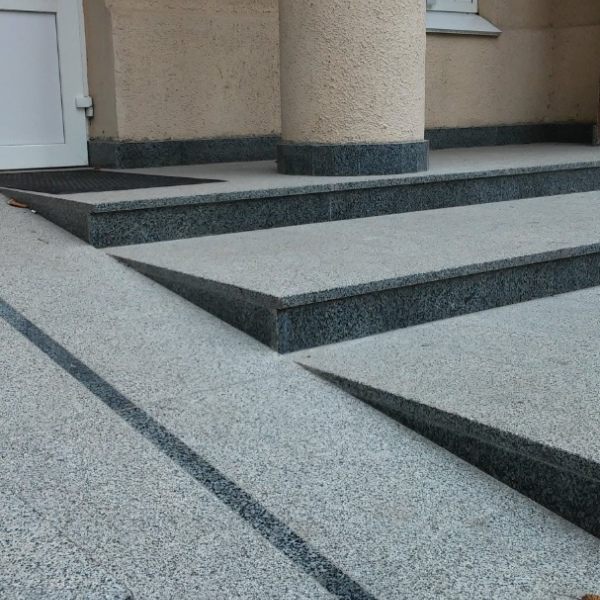 Ступени из ганита